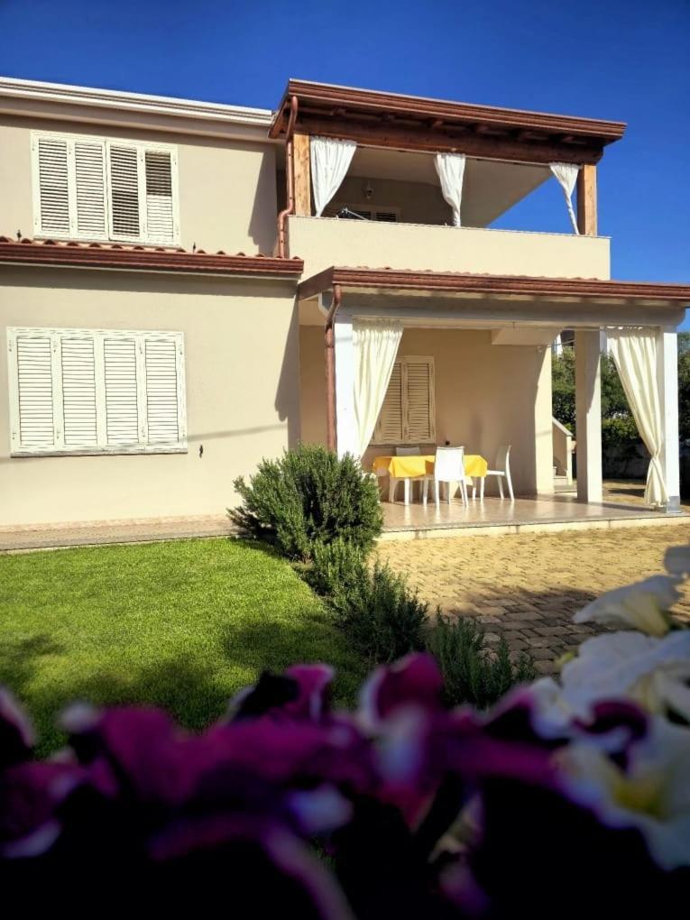 Casa Salvo Lägenhet Budoni Exteriör bild